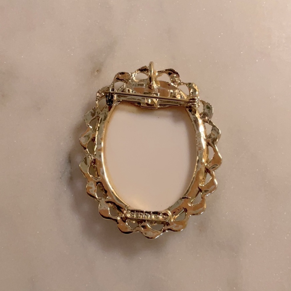 Gerry Vintage Limoges Courting Couple Brooch Pin - Picture 4 of 5